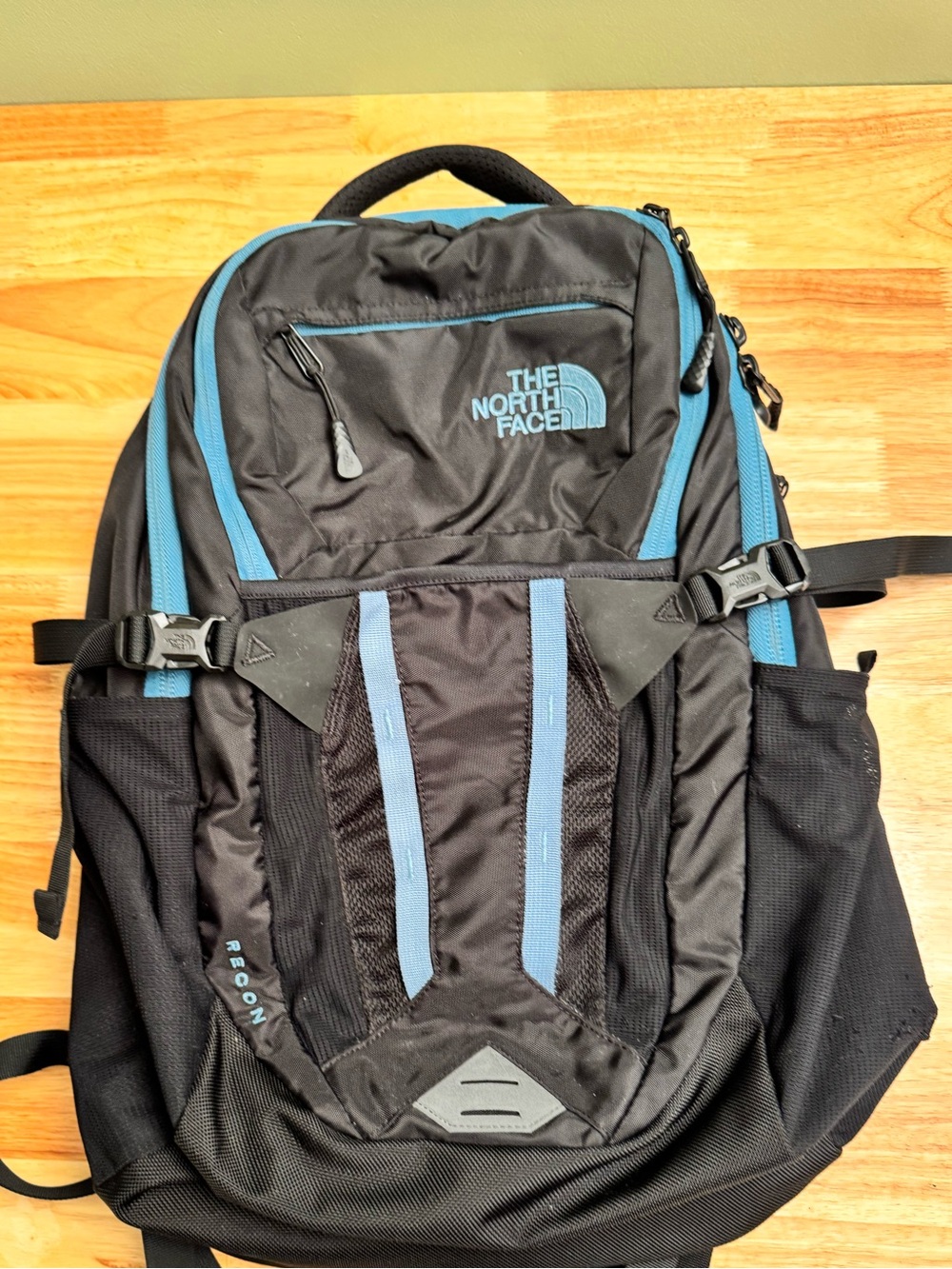 The North Face Recon 30-Liter Backpack (Style: NF0A3KV1